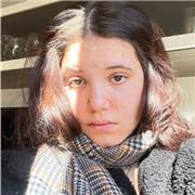 Profesora de ingles y matematicas imparte clases